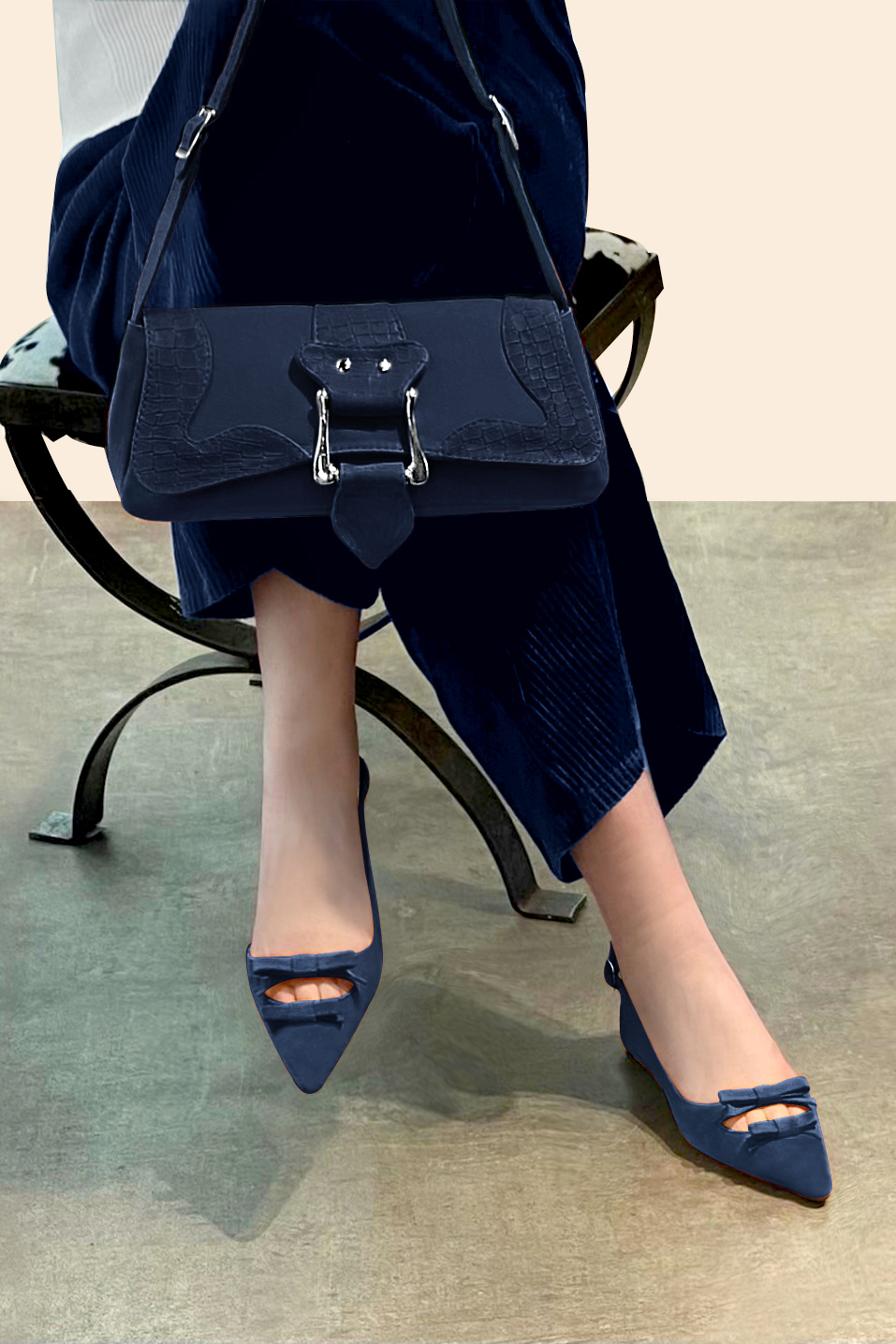 Navy blue women's dress handbag, matching pumps and belts. Worn view - Florence KOOIJMAN